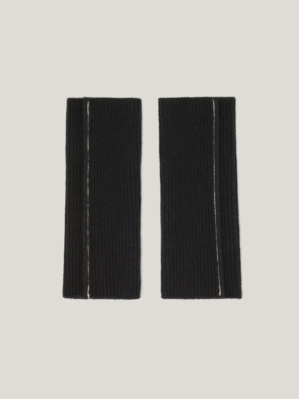 Jigsaw Contrast Stitch Mitten