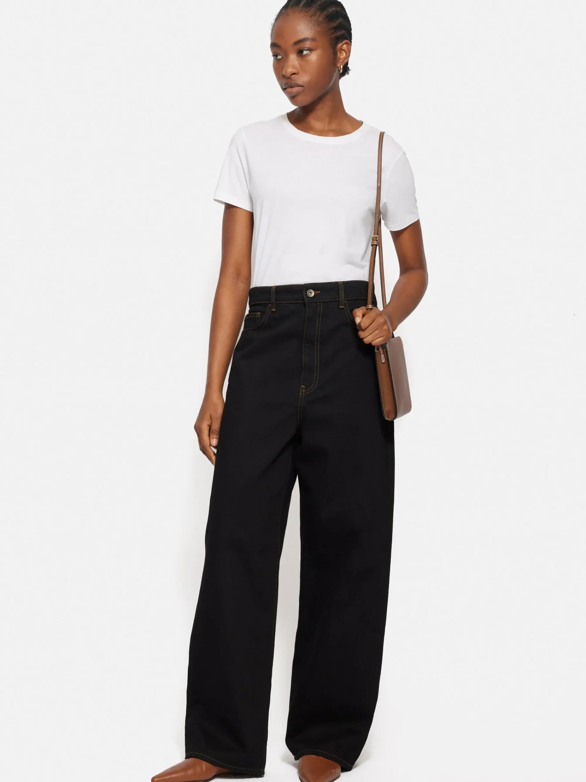 leather_crossbody_phone_b_6-1.webp Jigsaw Leather Crossbody Phone Bag