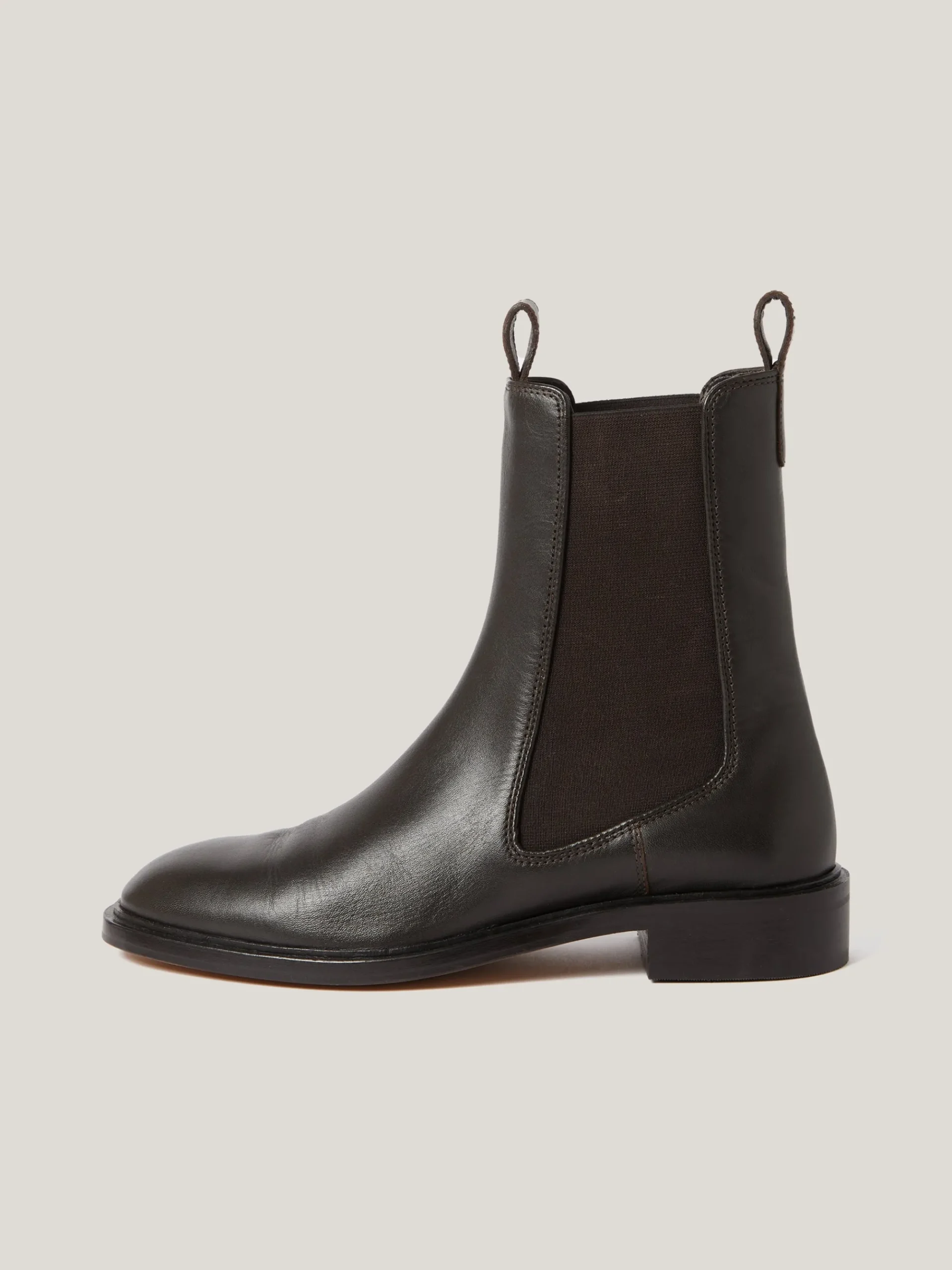 pembridge_leather_chelsea_0-1.webp Jigsaw Pembridge Leather Chelsea Boot