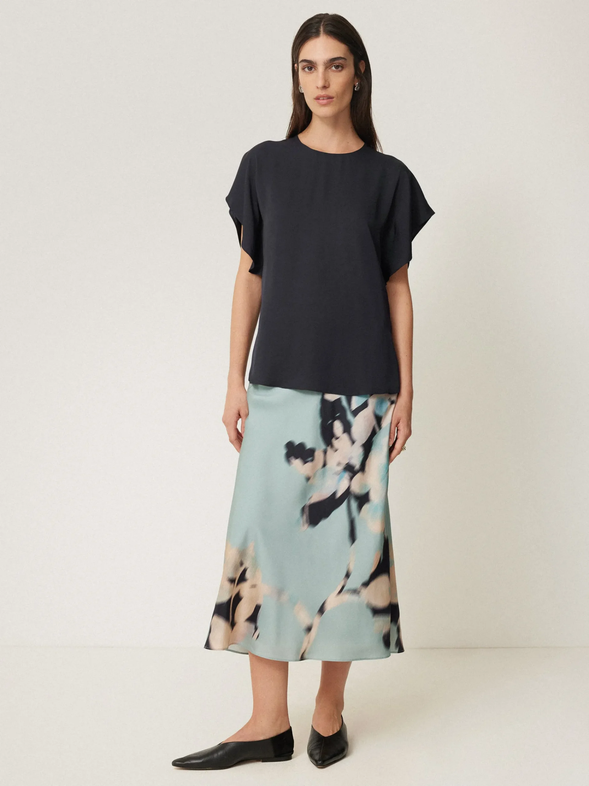 silk_drape_sleeve_top_2.webp Jigsaw Silk Drape Sleeve Top